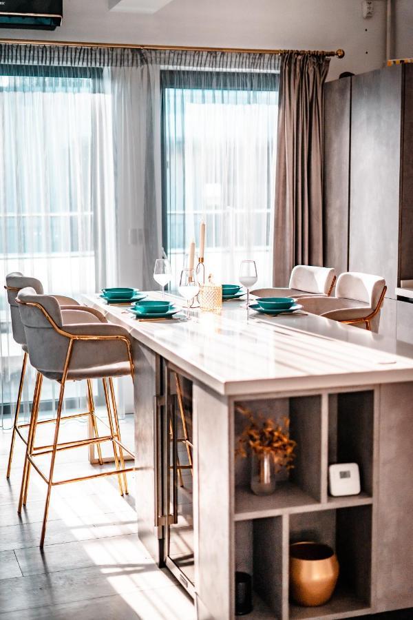 Luxury Family Apartment With Private Parking And Forest View Timişoara Exterior foto